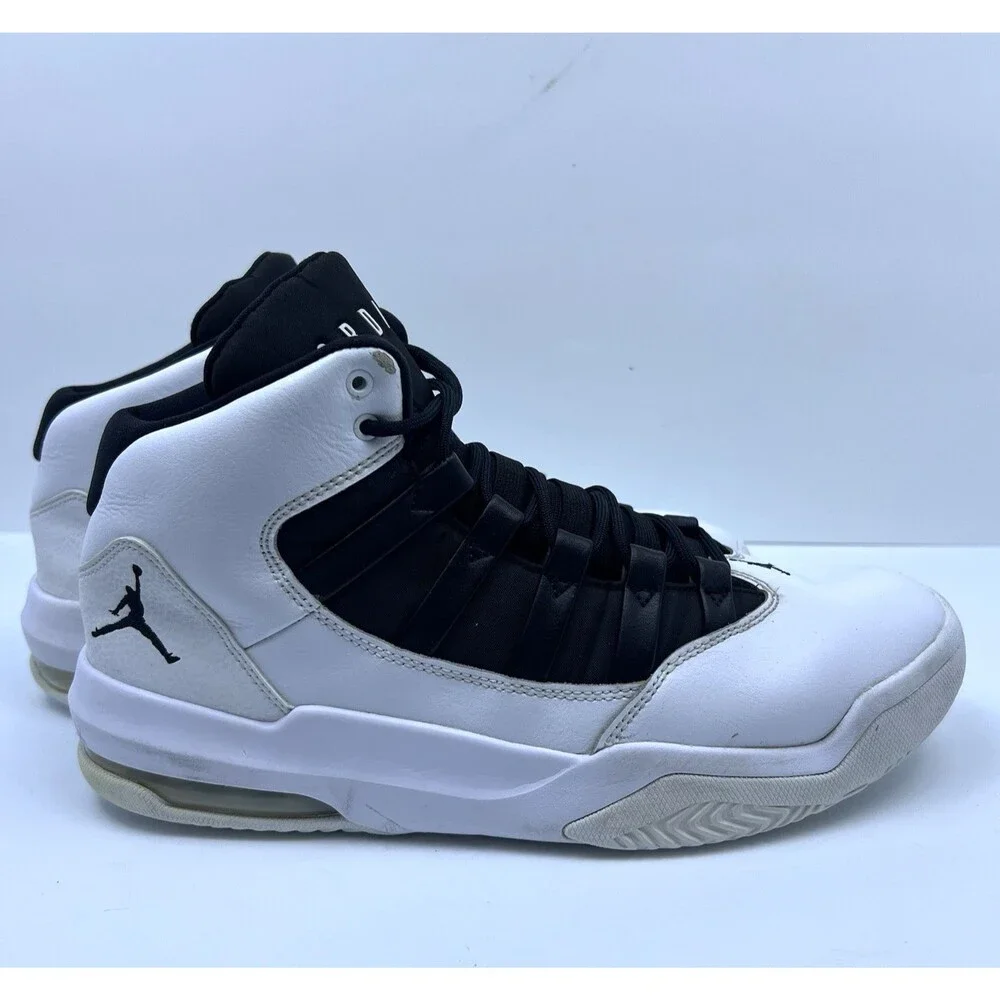 Air Jordan Max Aura White Black Basketball Shoes Sneakers Lace Up US Mens Size 9